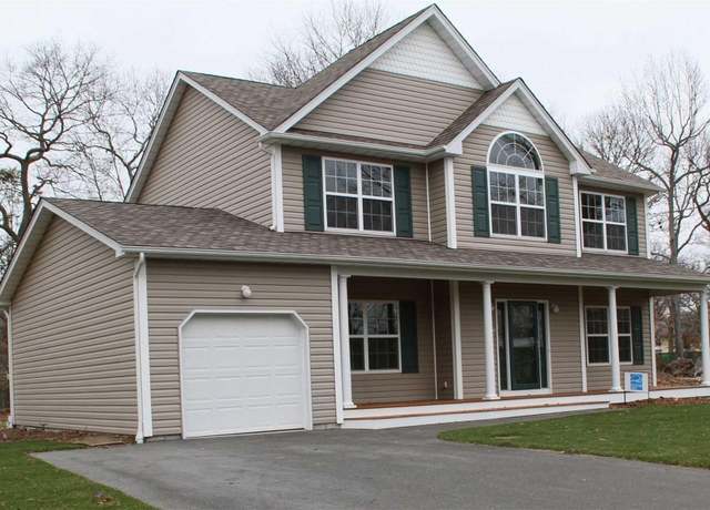 Property at 334 Blue Point Rd, Farmingville, NY 11738, 3 beds, 2.5 baths