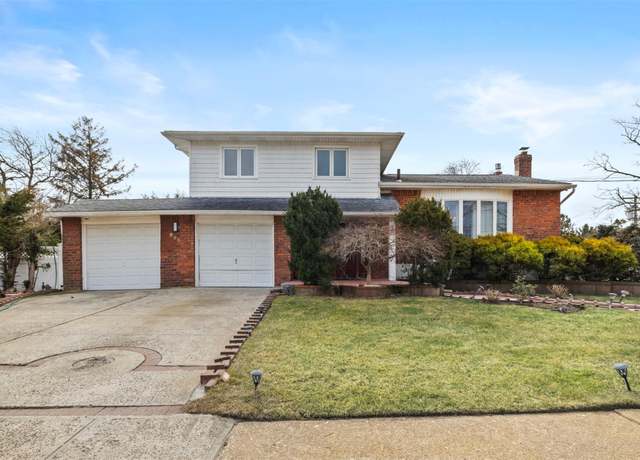 Property at 988 Howard Ct, Baldwin Harbor, NY 11510, 4 beds, 2.5 baths