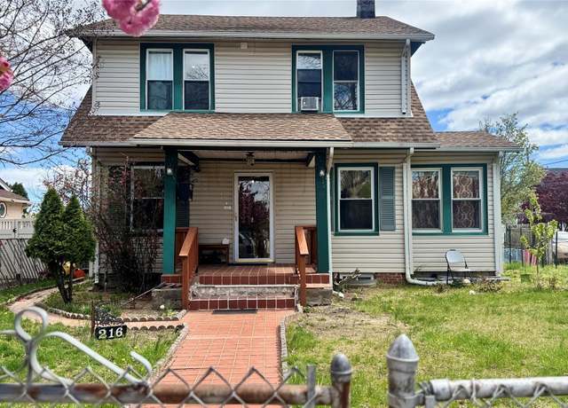 Property at 216 N Ocean Ave, Freeport, NY 11520, 6 beds, 2 baths