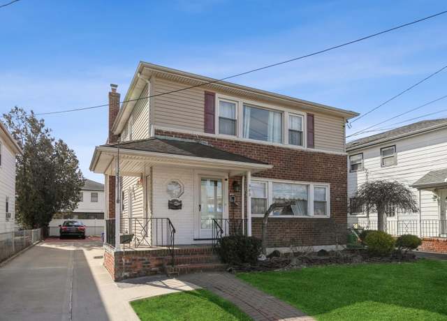 Property at 582 Rockaway Ave, Valley Stream, NY 11581, 6 beds, 3 baths