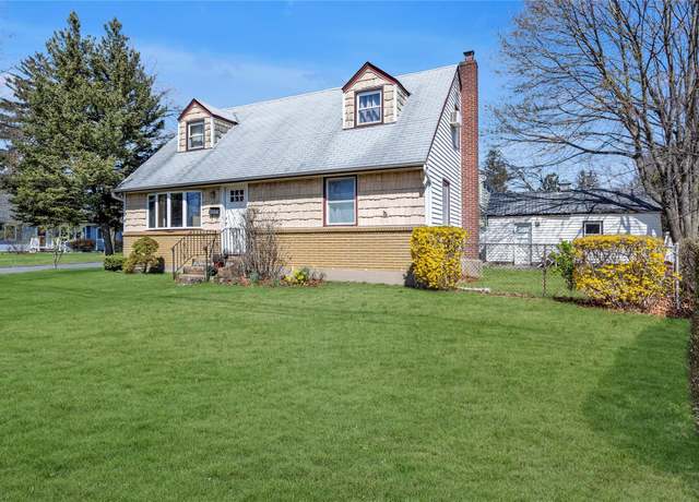 Property at 420 Pulaski Rd, East Northport, NY 11731, 4 beds, 2 baths