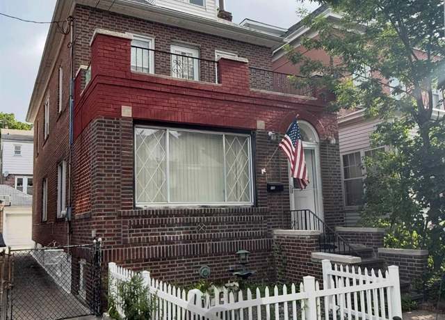 Property at 133 E 238th St, Bronx, NY 10470, 3 beds, 1.5 baths