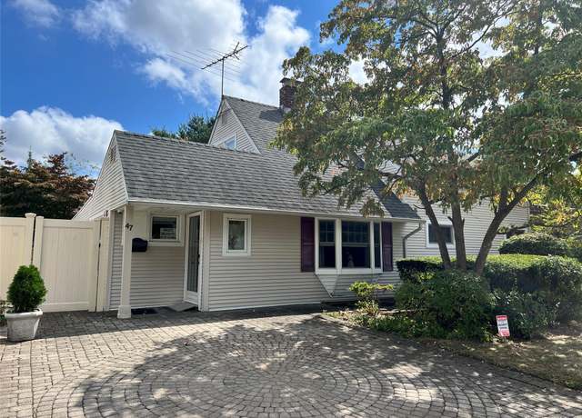 Property at 47 Link Ln, Hicksville, NY 11801, 4 beds, 2 baths