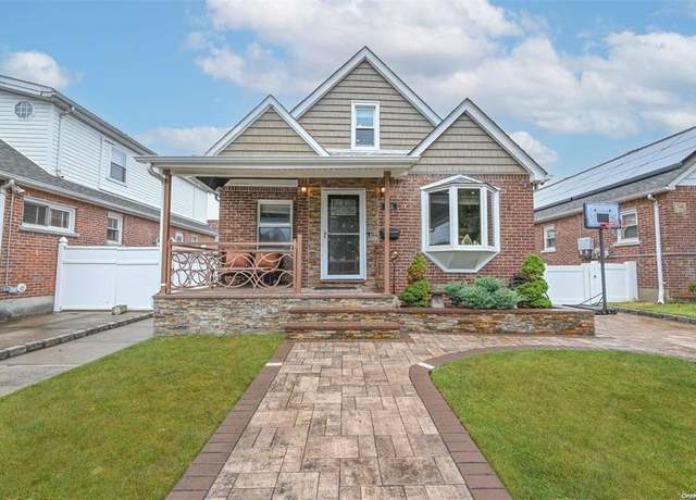 Property at 173-11 47th Ave, Flushing, NY 11358, 3 beds, 2.5 baths