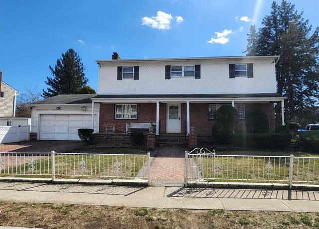 Property at 760 E Carl Ave, Baldwin, NY 11510, 4 beds, 3.5 baths