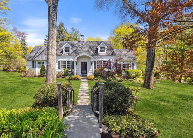 Property at 1 West Pl, Chappaqua, NY 10514, 3 beds, 3.5 baths