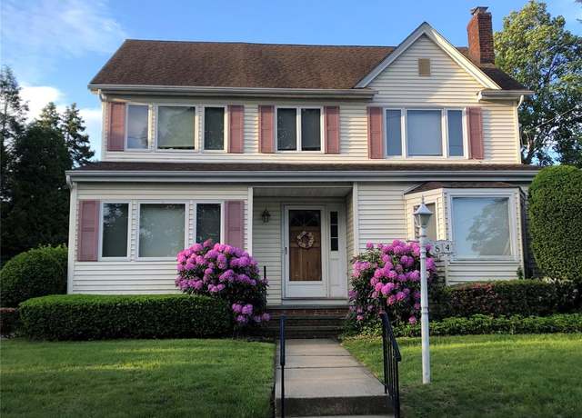 Property at 84 Hillcrest Ave, Manhasset, NY 11030, 4 beds, 3.5 baths