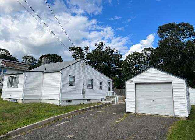 Property at 443 Adirondack Dr, Farmingville, NY 11738, 2 beds, 1 bath