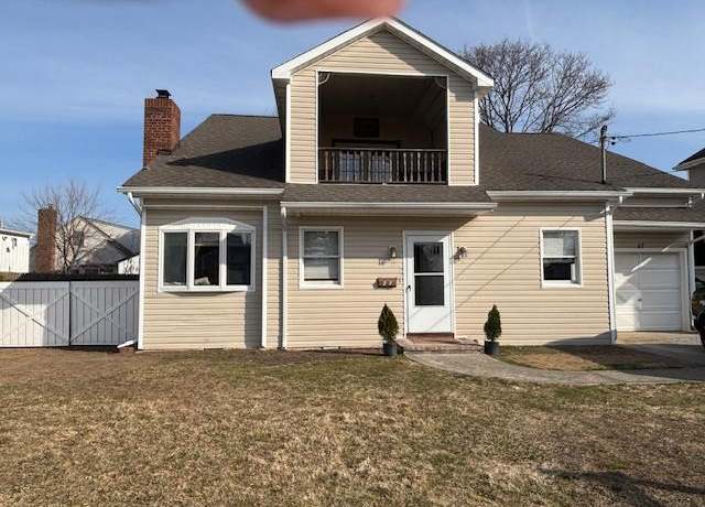 Property at 27 North Plz, Amityville, NY 11701, 5 beds, 3 baths