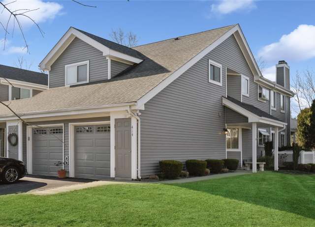 Property at 414 Lindsay Ln, Moriches, NY 11955, 2 beds, 2 baths