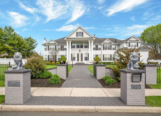 Property at 91 Fairmont Ave, Medford, NY 11763, 5 beds, 4.5 baths