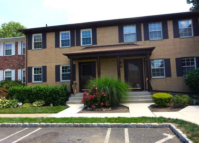 Property at 572 Lenape Ct, Suffern, NY 10901, 3 beds, 2.5 baths