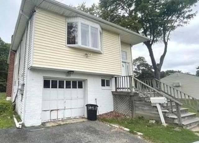 Property at 1053 Joselson Ave, Bay Shore, NY 11706, 4 beds, 2 baths