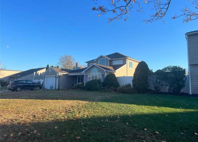 Property at 8 Thrasher Ave, Bellport, NY 11713, 4 beds, 2 baths
