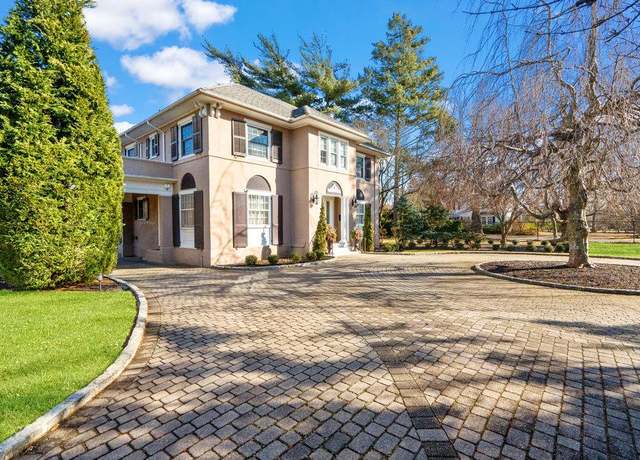 Property at 99 Handsome Ave, Sayville, NY 11782, 4 beds, 3.5 baths