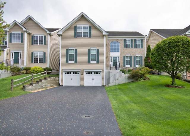 Property at 622 Creekside Ln, Fishkill, NY 12524, 3 beds, 2.5 baths