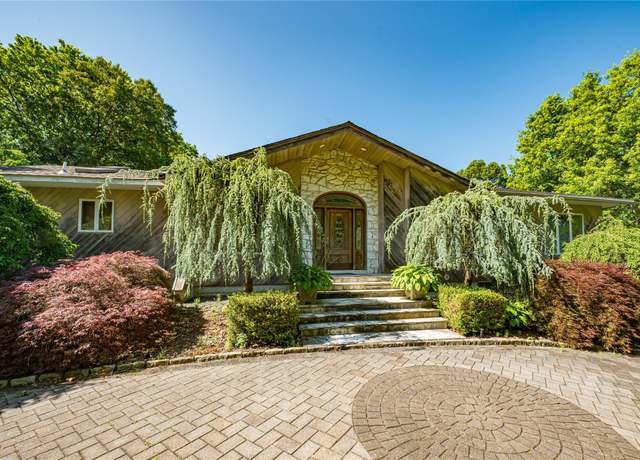 Property at 22 Penn Dr, Dix Hills, NY 11746, 3 beds, 3 baths