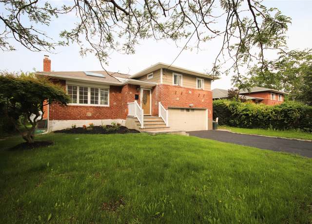 Property at 1360 Oakfield Ave, Wantagh, NY 11793, 3 beds, 3 baths