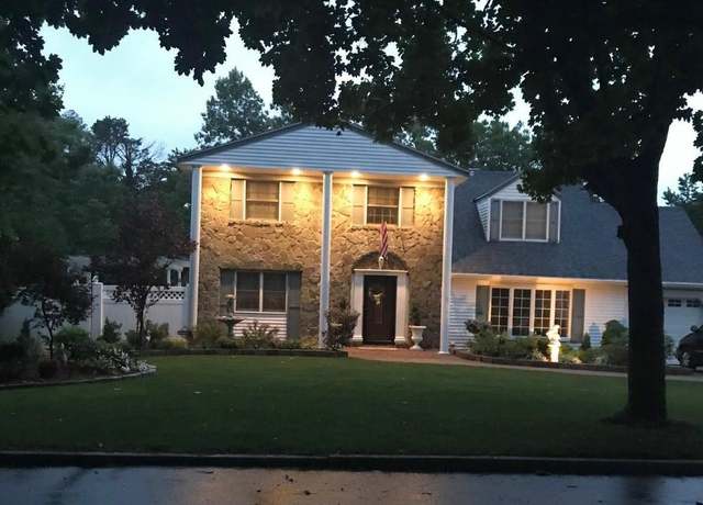 Property at 17 Wall St, Port Jefferson Station, NY 11776, 4 beds, 2.5 baths