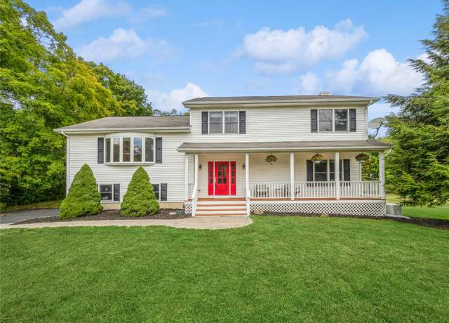 Property at 134 Cranberry Dr, Hopewell Junction, NY 12533, 3 beds, 3.5 baths