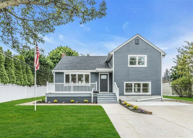 Property at 1 York Pl, Massapequa, NY 11758, 3 beds, 2 baths
