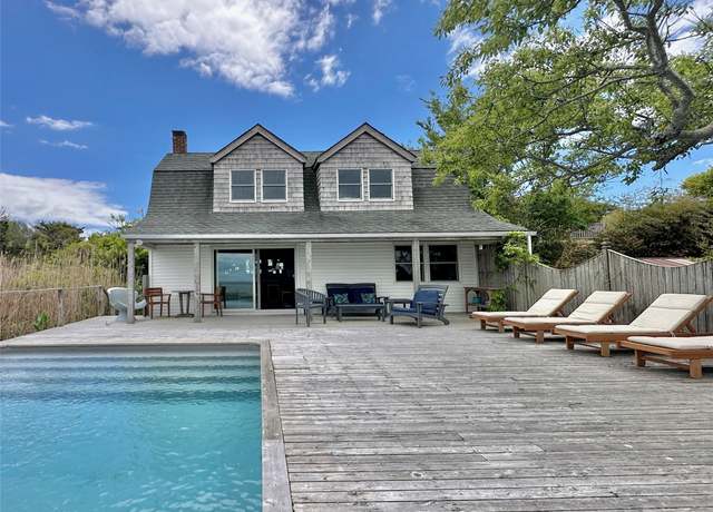 Property at 209 Bayview Walk, Cherry Grove, NY 11782, 3 beds, 2.5 baths