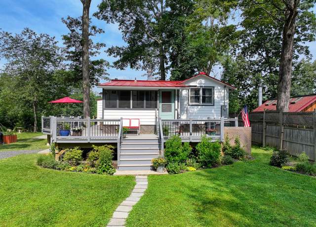 Property at 315 Forest Glen Rd, New Paltz, NY 12561, 2 beds, 1 bath