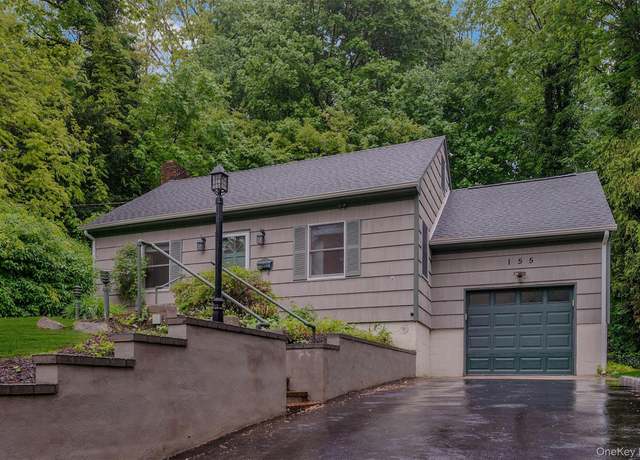 Property at 155 Woodbury Rd, Huntington, NY 11743, 3 beds, 1.5 baths