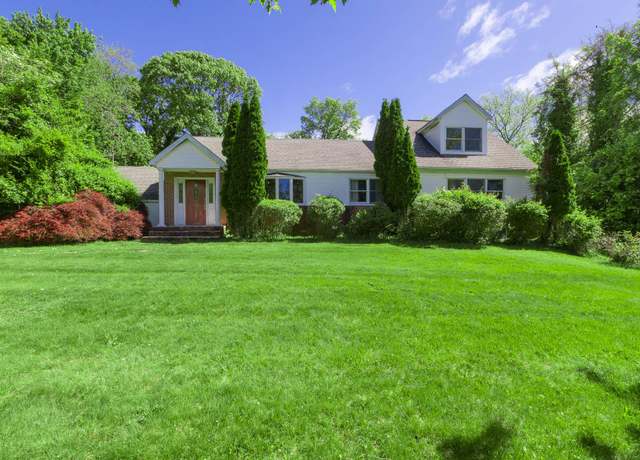 Property at 49 Hawkins Rd, Stony Brook, NY 11790, 4 beds, 3 baths