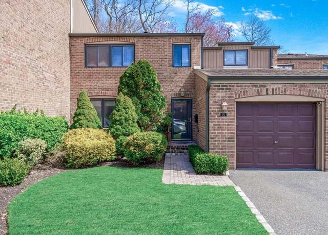 Property at 70 Windsor Gate Dr, North Hills, NY 11040, 3 beds, 2.5 baths