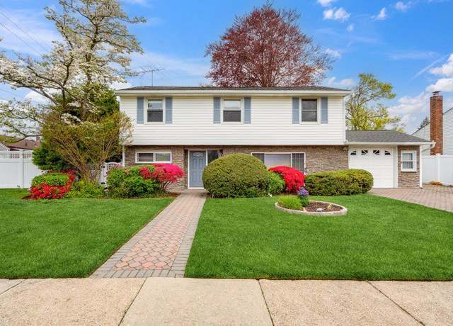 Property at 348 N Rutherford Ave, Massapequa, NY 11758, 3 beds, 1.5 baths