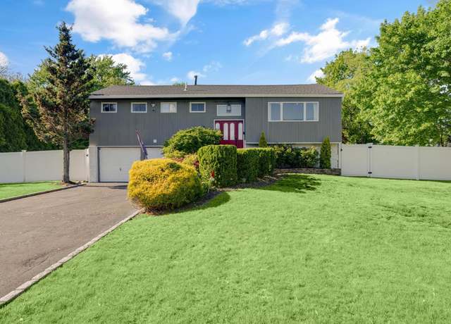 Property at 102 Tinton Pl, East Northport, NY 11731, 4 beds, 2 baths