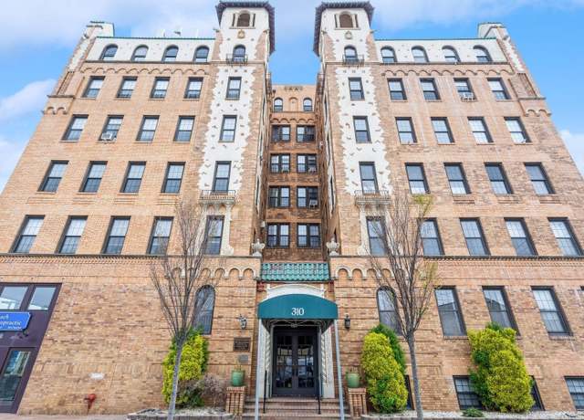 Property at 310 Riverside Unit 4I, Long Beach, NY 11561, 1 bed, 1 bath