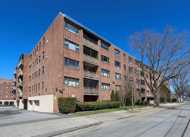 Property at 100 Clinton Ave Unit 1N, Mineola, NY 11501, 1 bed, 1 bath