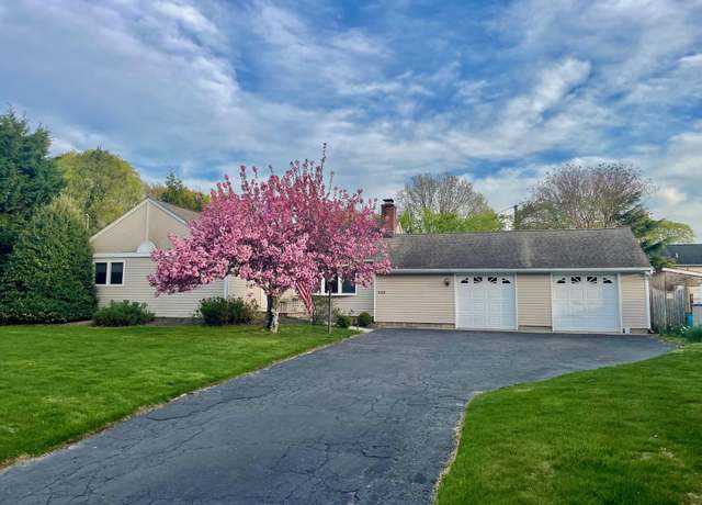 Property at 330 Scudder Ave, Northport, NY 11768, 6 beds, 3 baths