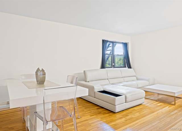 Property at 147-10 84th Rd Unit 4G, Briarwood, NY 11435, 2 beds, 1 bath