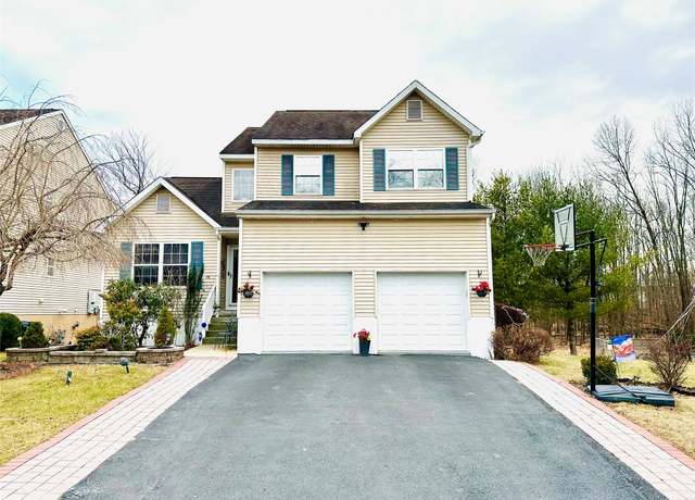 Property at 36 Ballard Pond Dr, Washingtonville, NY 10992, 3 beds, 2.5 baths