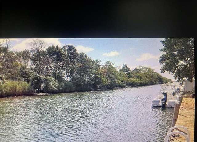 Property at 50 Inlet Dr, Lindenhurst, NY 11757