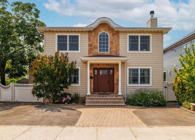 Property at 135 Flamingo St, Atlantic Beach, NY 11509, 3 beds, 2.5 baths