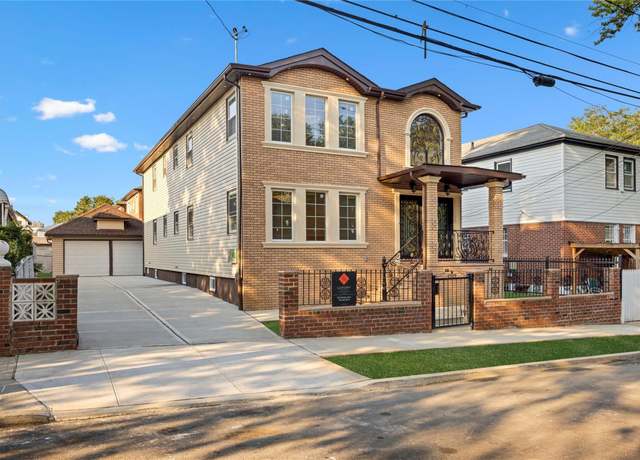 Property at 22111 136th Ave, Springfield Gardens, NY 11413, 8 beds, 5 baths