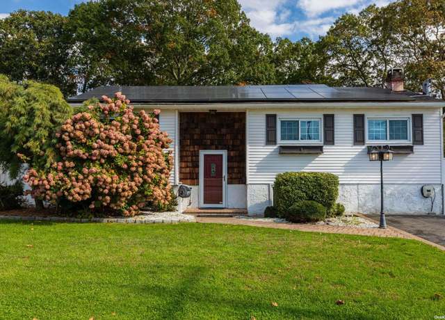 Property at 103 Broadway Ave, Sayville, NY 11782, 3 beds, 2 baths