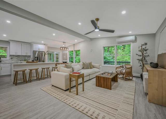 Property at 644 Bread And Cheese Hollow Rd, Northport, NY 11768, 4 beds, 4 baths