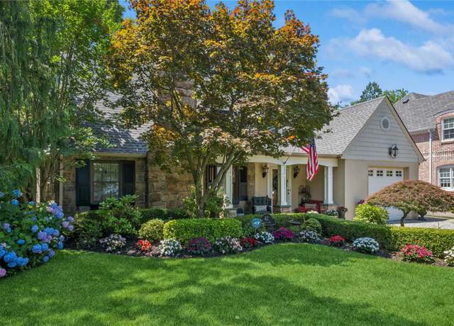 Property at 42 Roxen Rd, Rockville Centre, NY 11570, 4 beds, 3 baths