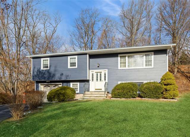 Property at 3 Hague Ct, Nanuet, NY 10954, 4 beds, 2.5 baths