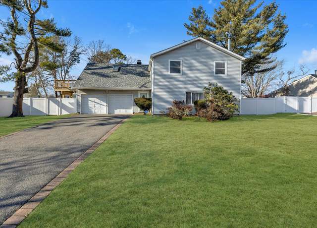 Property at 26 Clusterpine St, Medford, NY 11763, 4 beds, 2.5 baths
