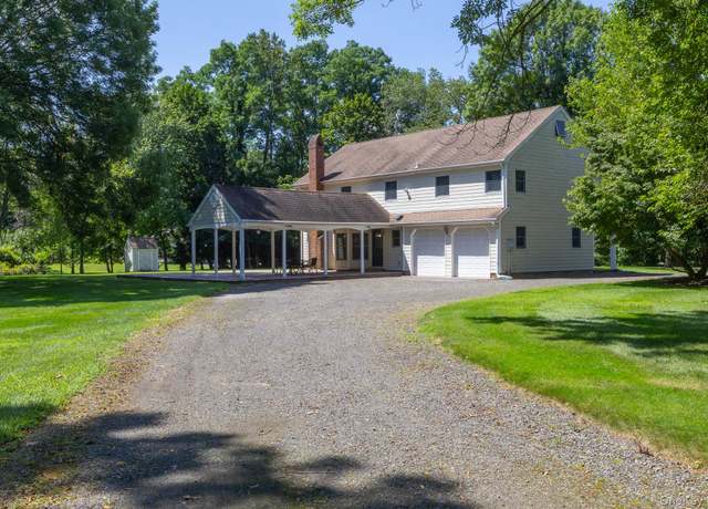 Property at 9 Holly Ln, Nissequogue, NY 11780, 4 beds, 3.5 baths
