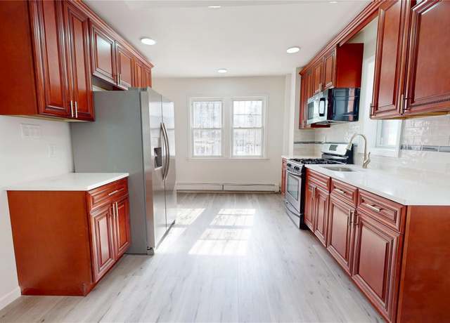 Property at 160-20 121st Ave, Jamaica, NY 11434, 7 beds, 4 baths