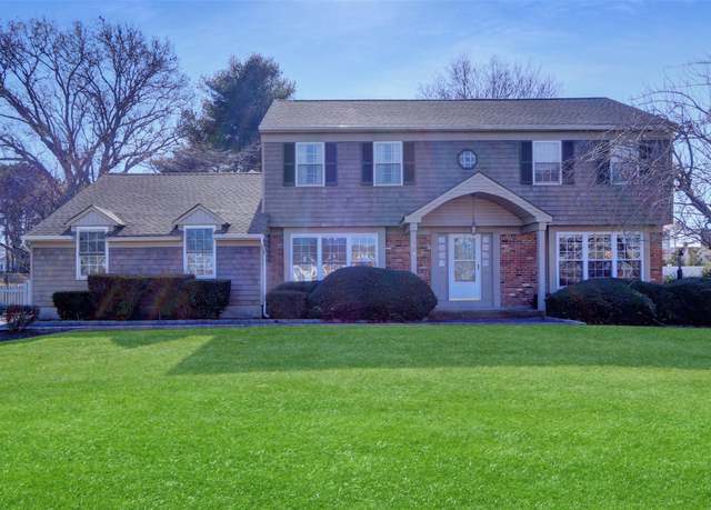 Property at 326 Great River Rd, Great River, NY 11739, 4 beds, 2.5 baths