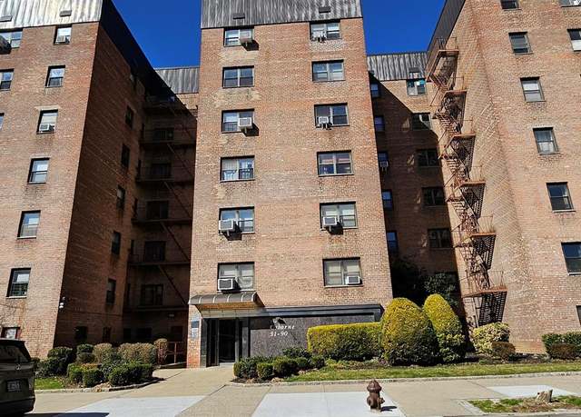 Property at 31-90 140th St Unit 2B, Flushing, NY 11354, 2 beds, 1.5 baths