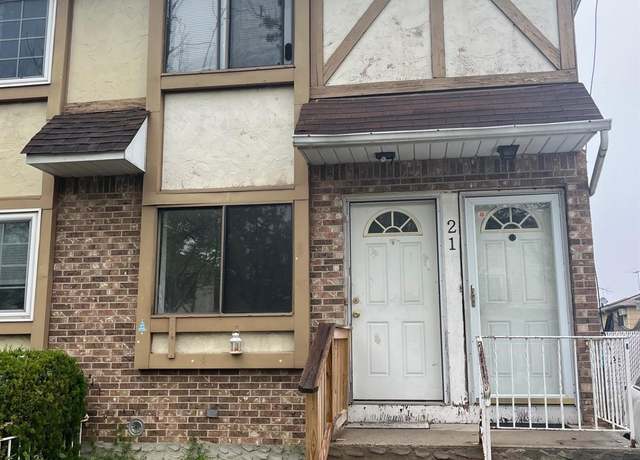 Property at 21 Luke Ct, Staten Island, NY 10306, 4 beds, 4 baths